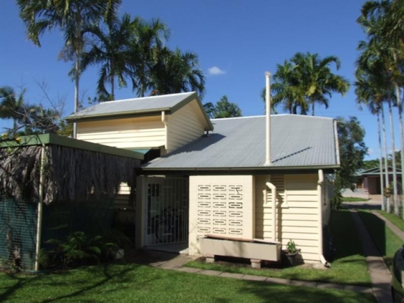 14 Townsville Street, West End QLD 4810