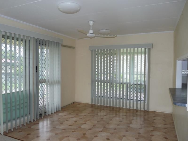 12 HUTCHINS STREET, Heatley QLD 4814