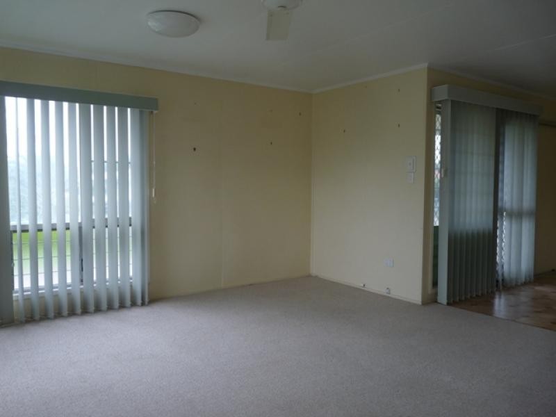 12 HUTCHINS STREET, Heatley QLD 4814