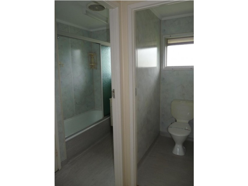 12 HUTCHINS STREET, Heatley QLD 4814