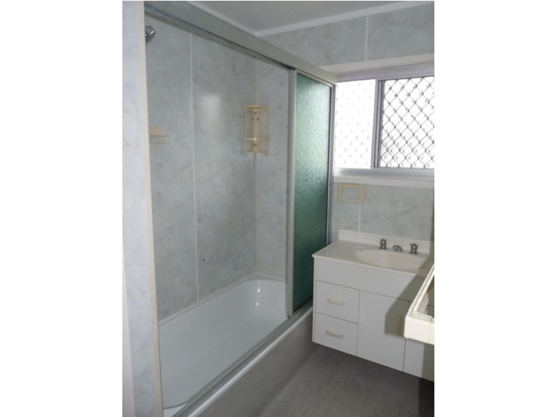 12 HUTCHINS STREET, Heatley QLD 4814