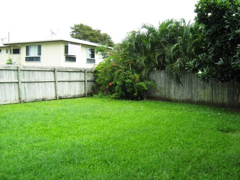 12 HUTCHINS STREET, Heatley QLD 4814