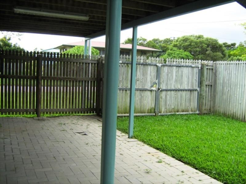 12 HUTCHINS STREET, Heatley QLD 4814