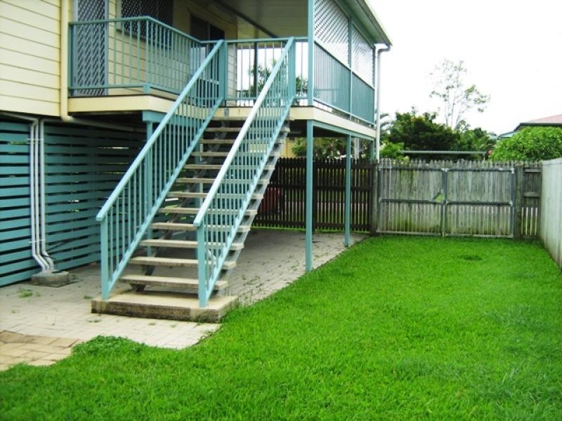 12 HUTCHINS STREET, Heatley QLD 4814