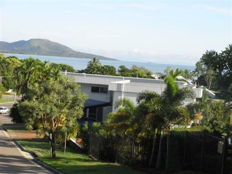 3/48 Bundock St “The Terraces”, Belgian Gardens QLD 4810