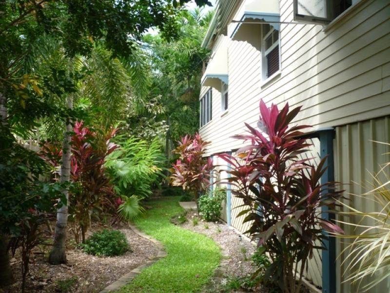 54 NINTH AVE, Railway Estate QLD 4810