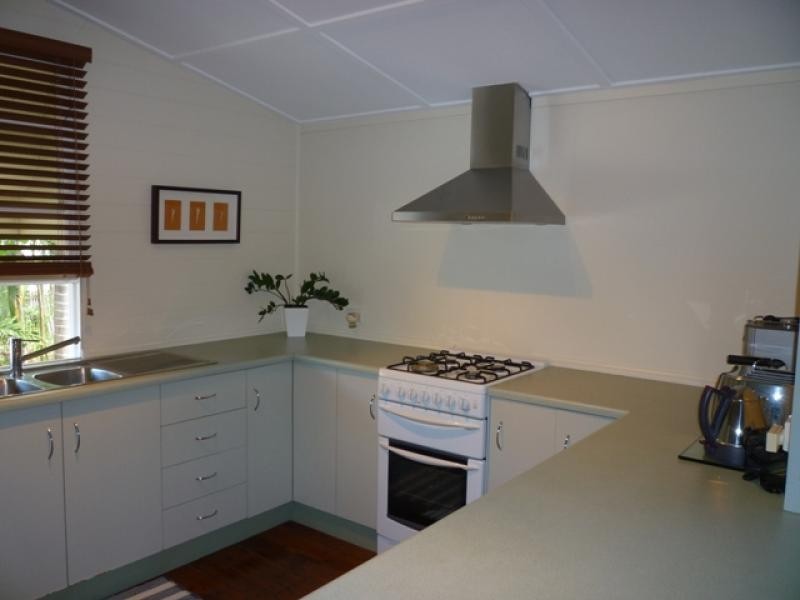 54 NINTH AVE, Railway Estate QLD 4810