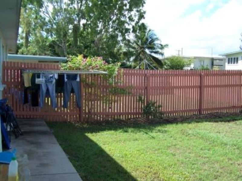 2/18 Mathiesen St, Cranbrook QLD 4814
