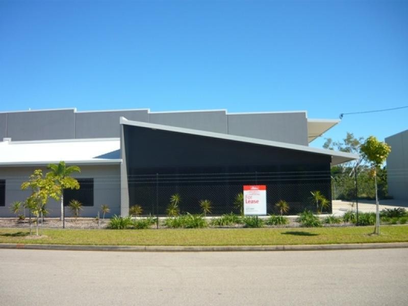 Unit 2/28 Auscan Crescent, Garbutt QLD 4814