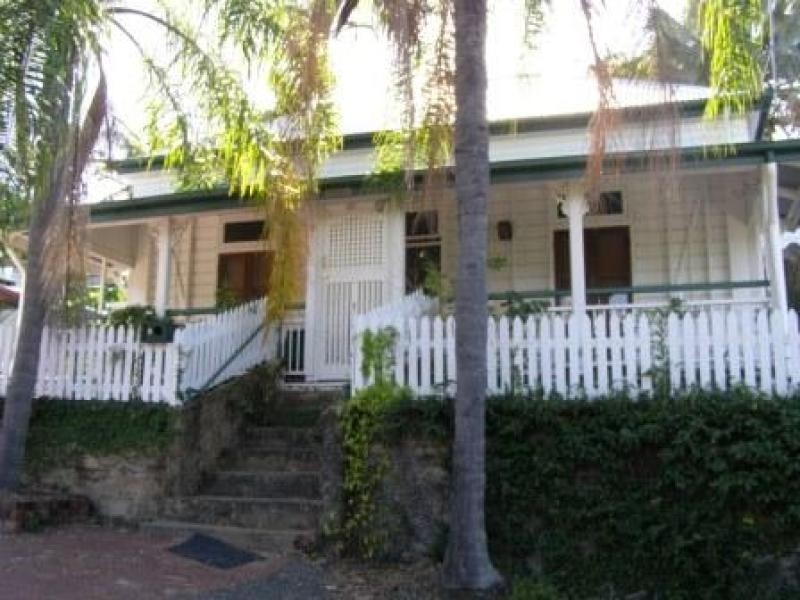 9 Jones St, Townsville City QLD 4810