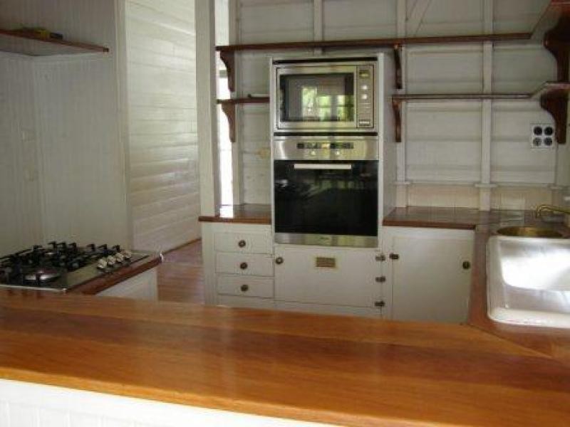 9 Jones St, Townsville City QLD 4810