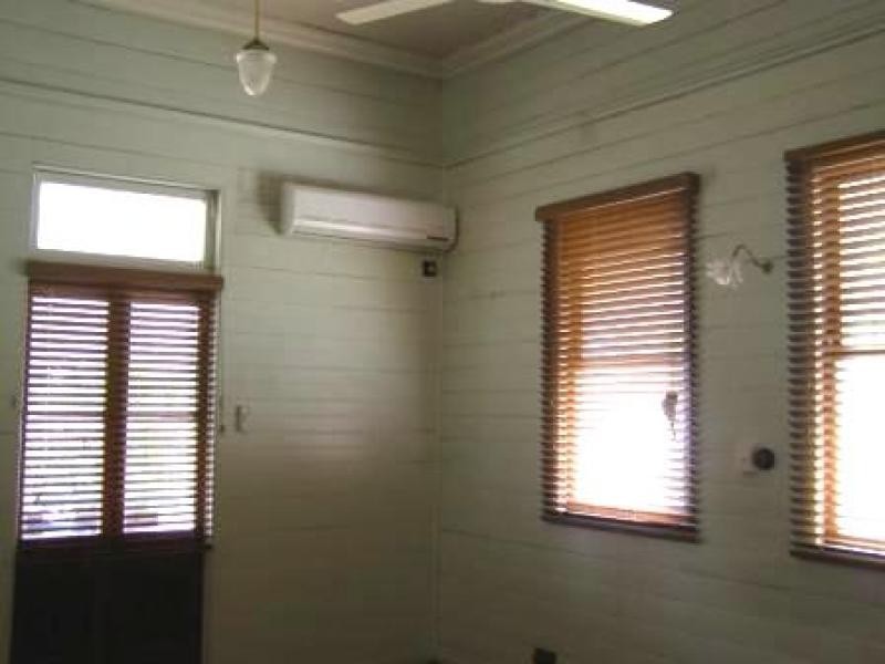 9 Jones St, Townsville City QLD 4810