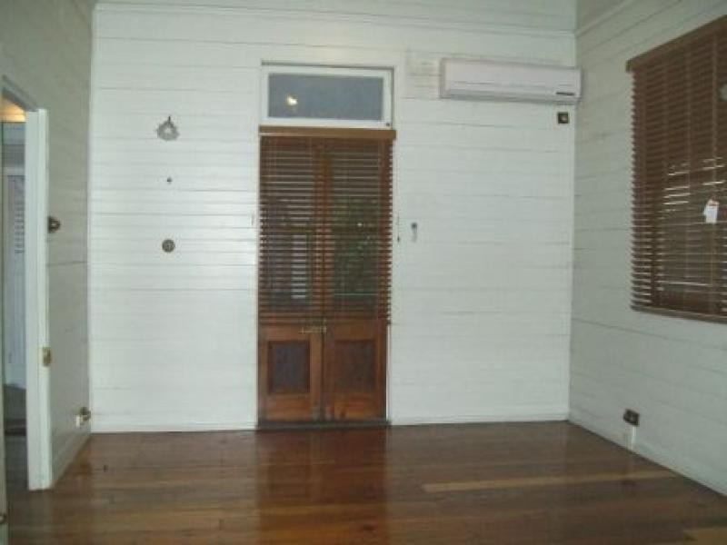 9 Jones St, Townsville City QLD 4810