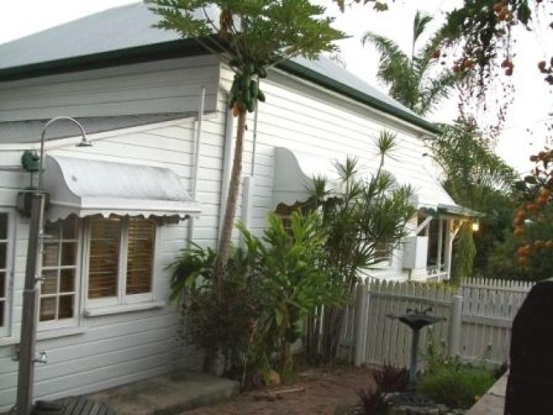 9 Jones St, Townsville City QLD 4810