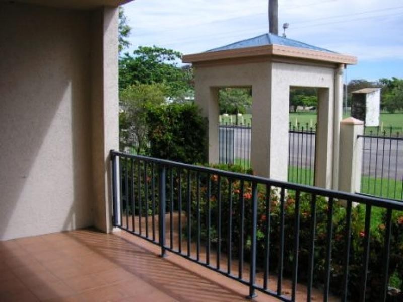 1/2 Macrossan St, South Townsville QLD 4810