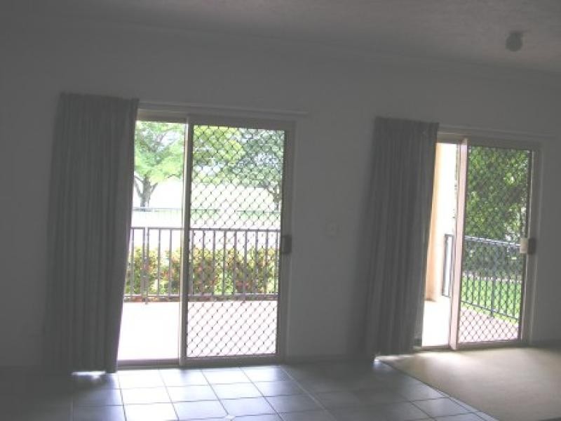 1/2 Macrossan St, South Townsville QLD 4810