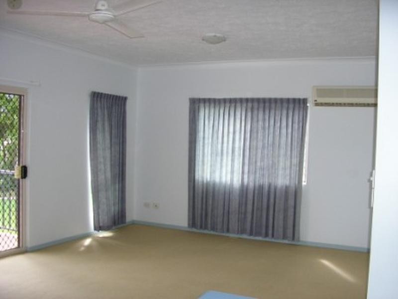 1/2 Macrossan St, South Townsville QLD 4810