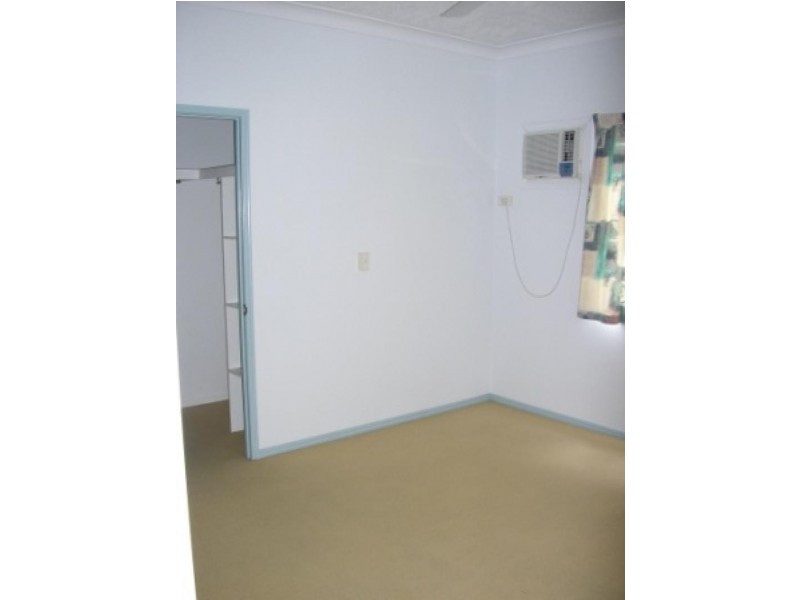 1/2 Macrossan St, South Townsville QLD 4810