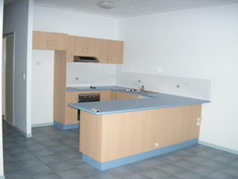 1/2 Macrossan St, South Townsville QLD 4810