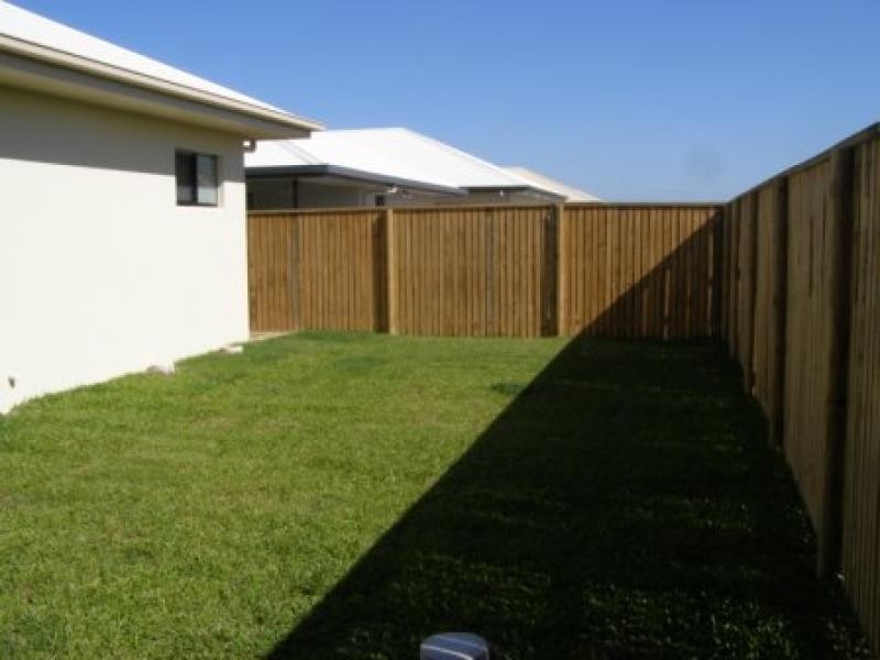 105 Lady Musgrave Crt, Northshore, Burdell QLD 4818