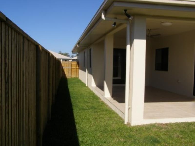 105 Lady Musgrave Crt, Northshore, Burdell QLD 4818