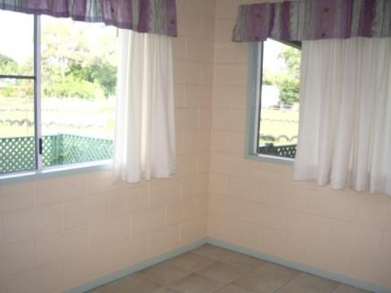 24 CALI COURT MOUNT LOW, Bushland Beach QLD 4818