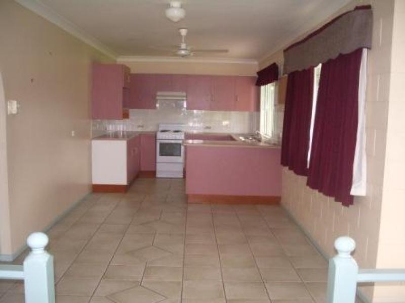 24 CALI COURT MOUNT LOW, Bushland Beach QLD 4818