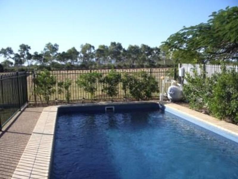 32 Sunderland Street, Garbutt QLD 4814