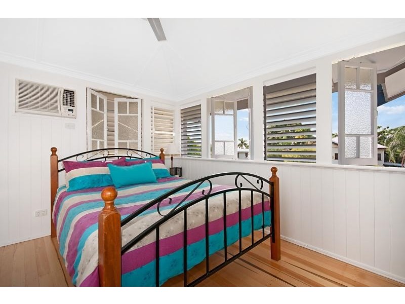 9 ROBINSON STREET, Belgian Gardens QLD 4810