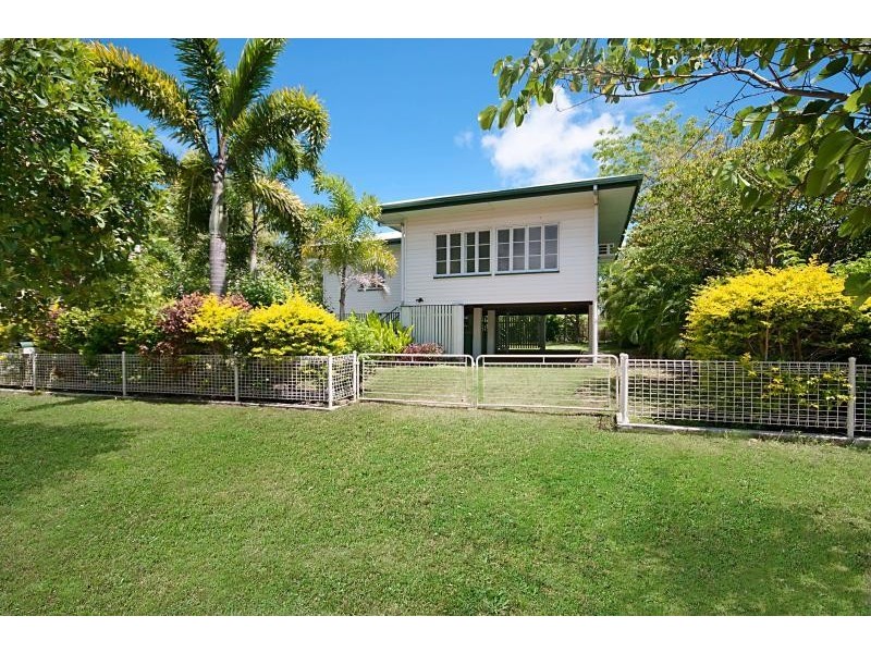 38 PUTT STREET, Railway Estate QLD 4810