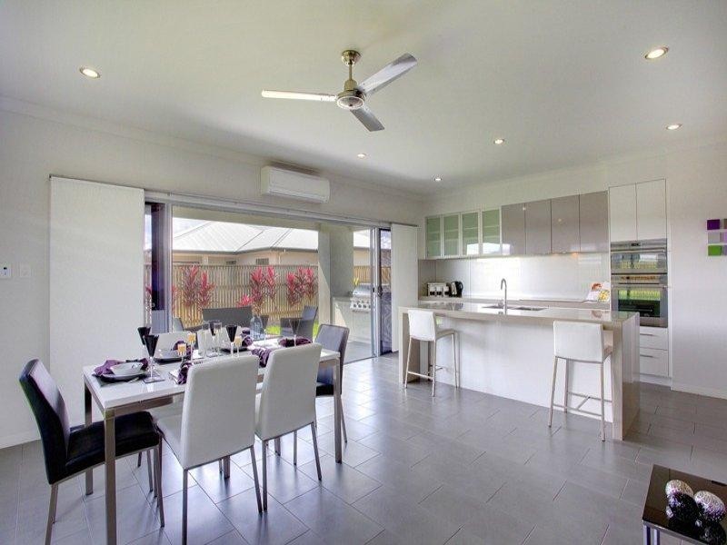 13 BALLADONIA AVENUE, Mount Low QLD 4818