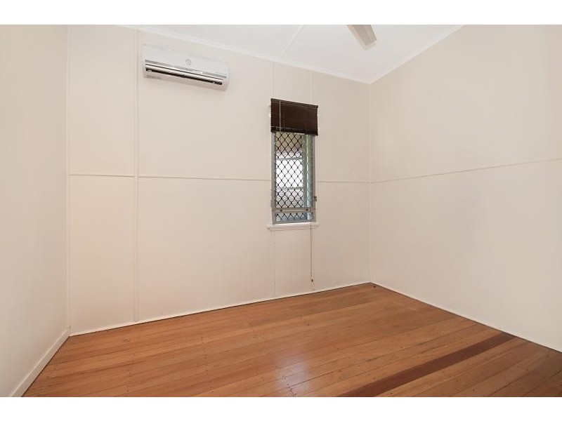 2 DERBY STREET, Pimlico QLD 4812