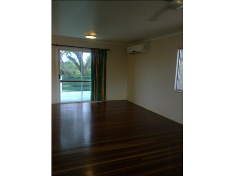 26 Davies Street, Mount Louisa QLD 4814