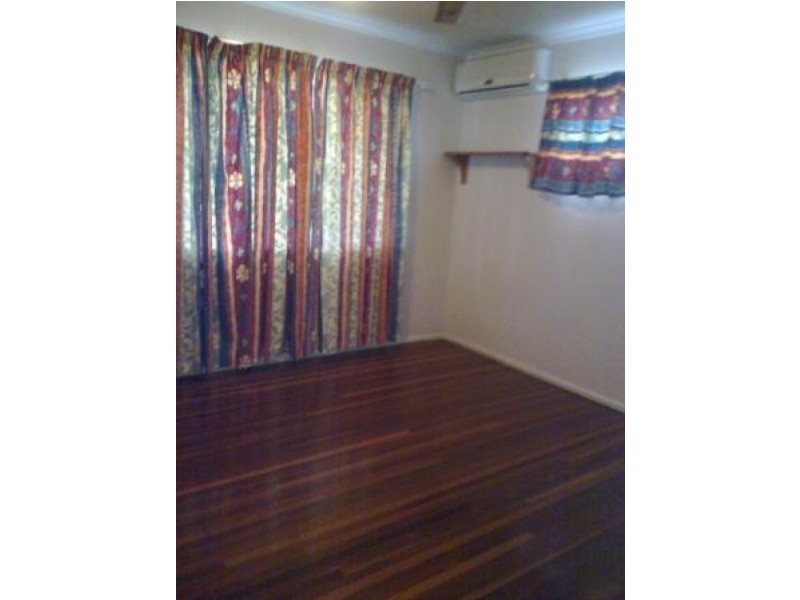 26 Davies Street, Mount Louisa QLD 4814