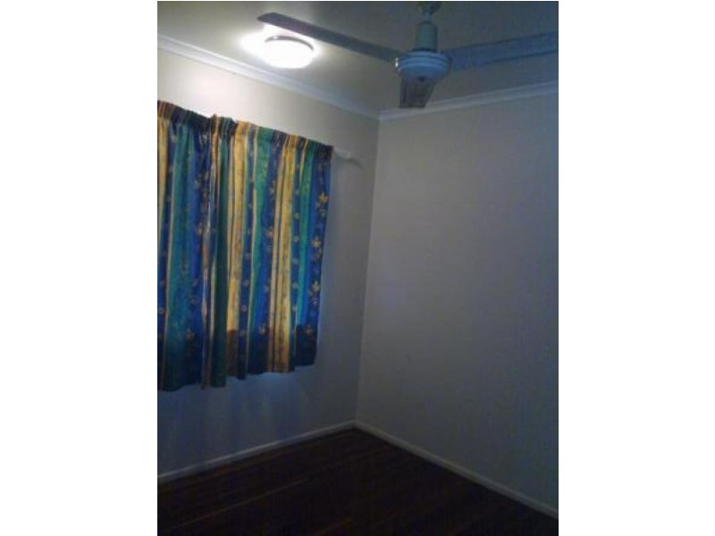 26 Davies Street, Mount Louisa QLD 4814