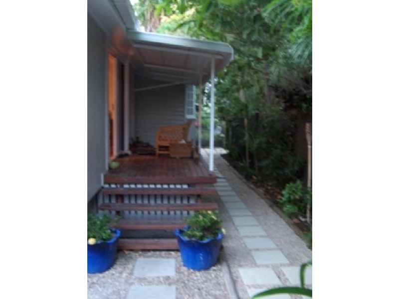 2 TENTH AVENUE, Railway Estate QLD 4810