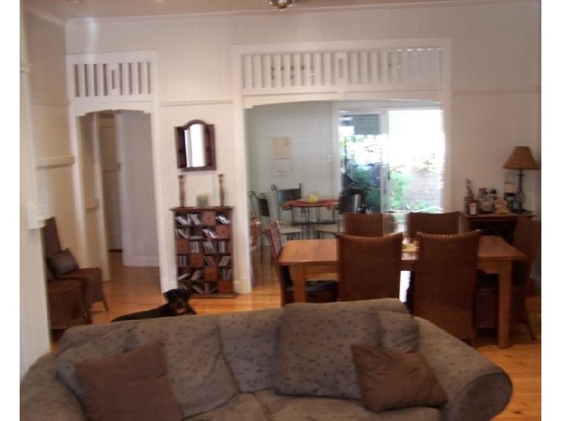 2 TENTH AVENUE, Railway Estate QLD 4810