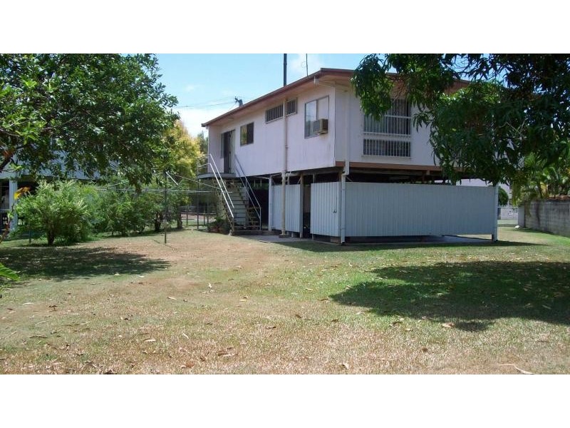 8 WINDSOR STREET, Hermit Park QLD 4812