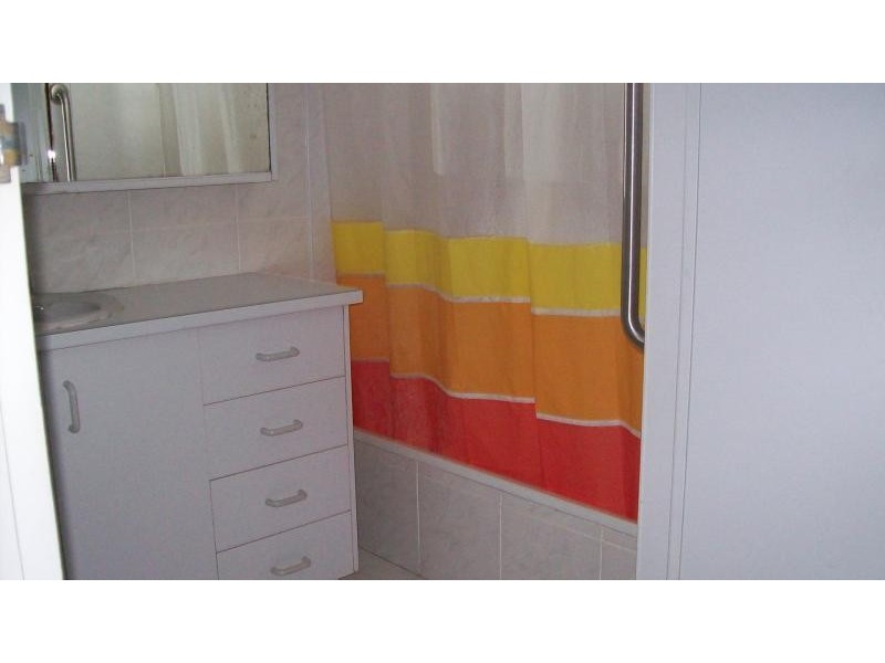 8 WINDSOR STREET, Hermit Park QLD 4812