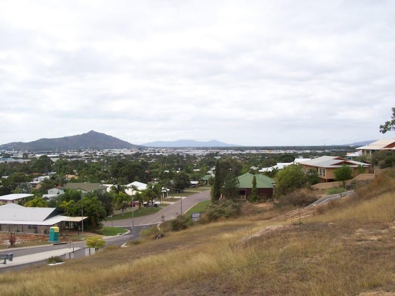 9 TABLELAND TERRACE, Mount Louisa QLD 4814