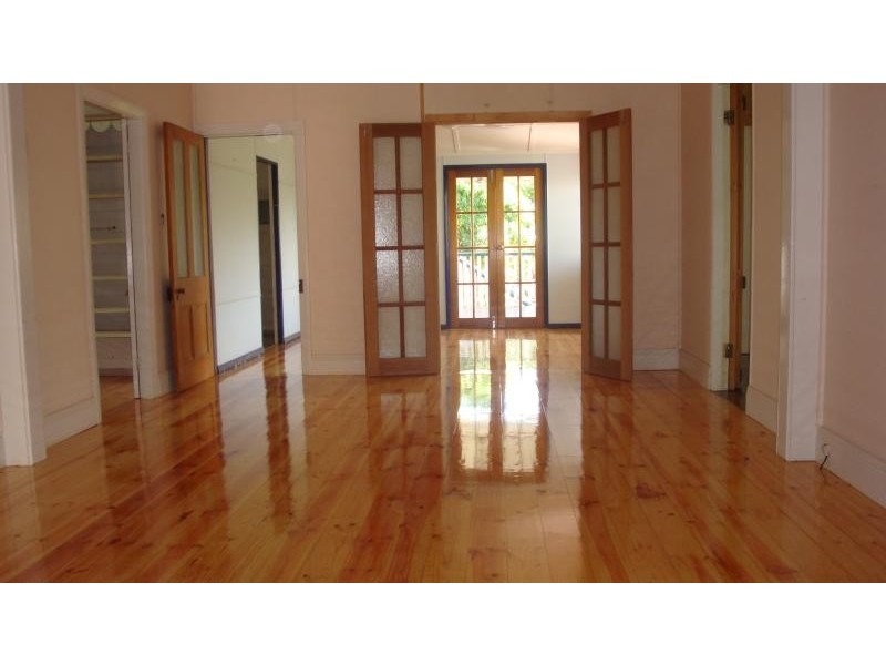 5 BUNDOCK STREET, North Ward QLD 4810