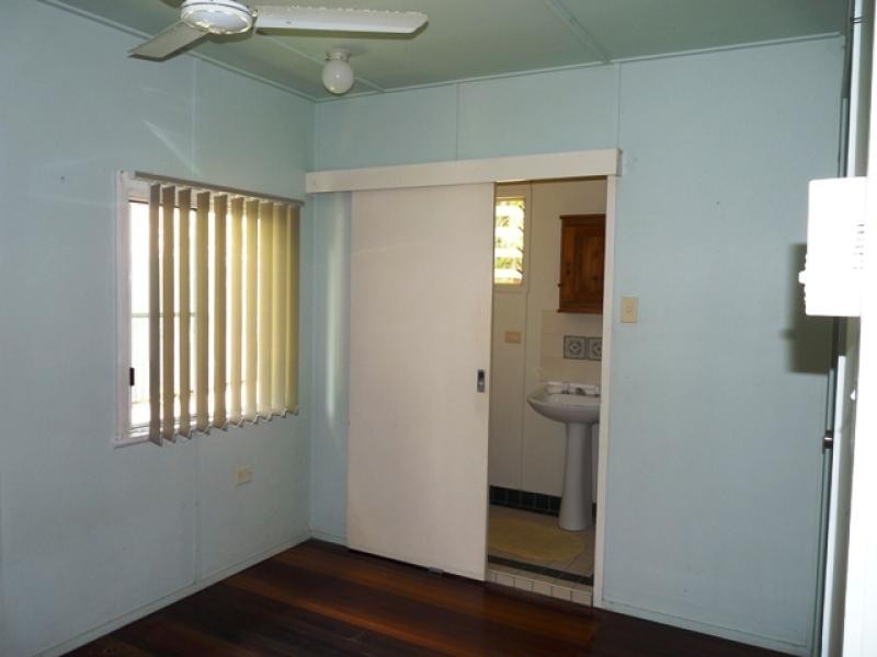 7 CARTER STREET, North Ward QLD 4810