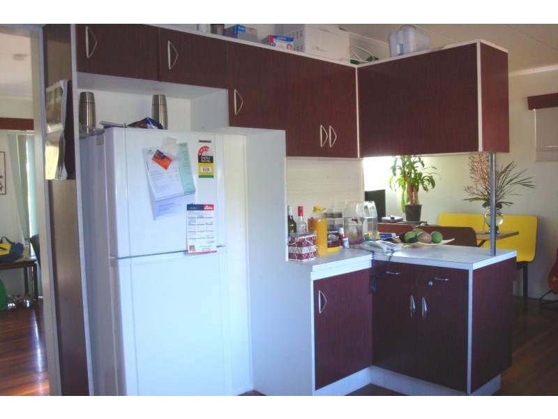 3 MARY STREET, West End QLD 4810