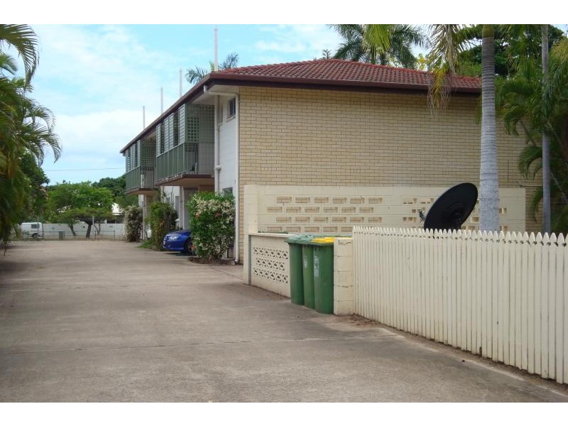 Unit 1/25 WARBURTON STREET, North Ward QLD 4810