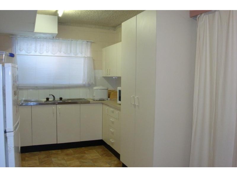 Unit 1/25 WARBURTON STREET, North Ward QLD 4810