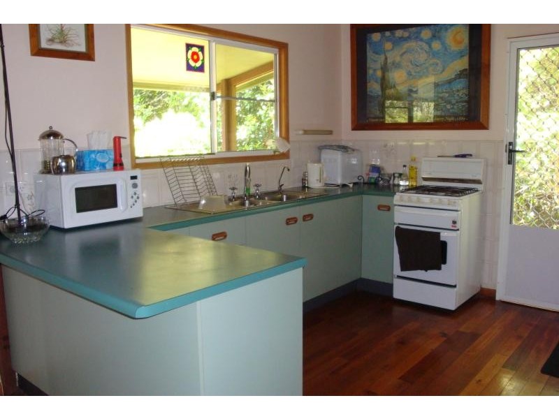 8 SMITH STREET, Paluma QLD 4816