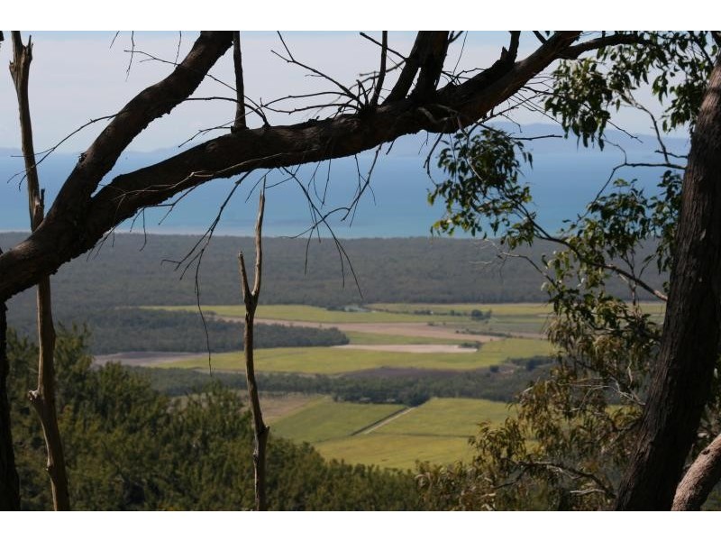 8 SMITH STREET, Paluma QLD 4816