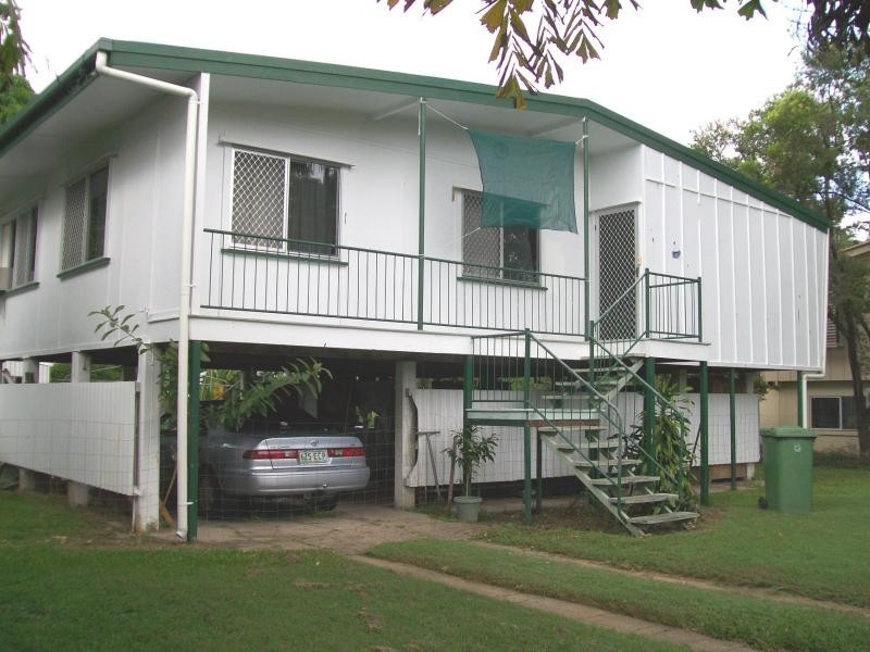 6 FRASER AVENUE, Cranbrook QLD 4814