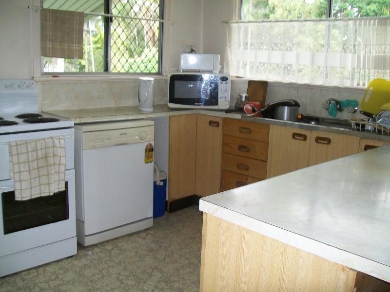 6 FRASER AVENUE, Cranbrook QLD 4814