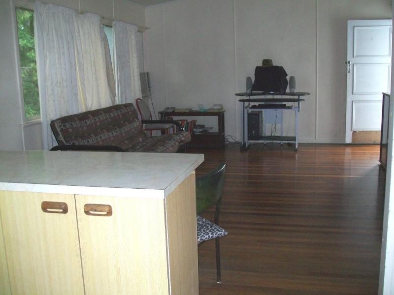 6 FRASER AVENUE, Cranbrook QLD 4814